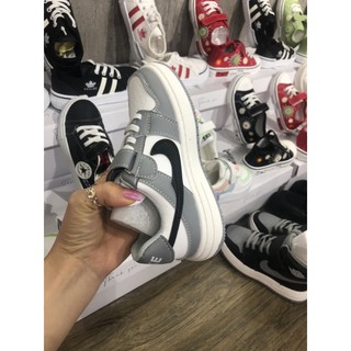 giày nike trẻ em