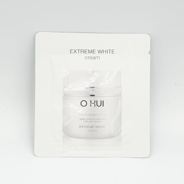 Kem trắng vượt trội từ Vitamin Ohui White