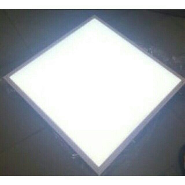 Đèn âm trần(tấm panel) 600*600 ánh sáng trắng