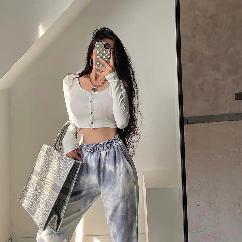 Áo Croptop Tay Dài Nút Bấm 🦋 Áo Tay Dài Trơn Basic Chất Thun Gân Ulzzang