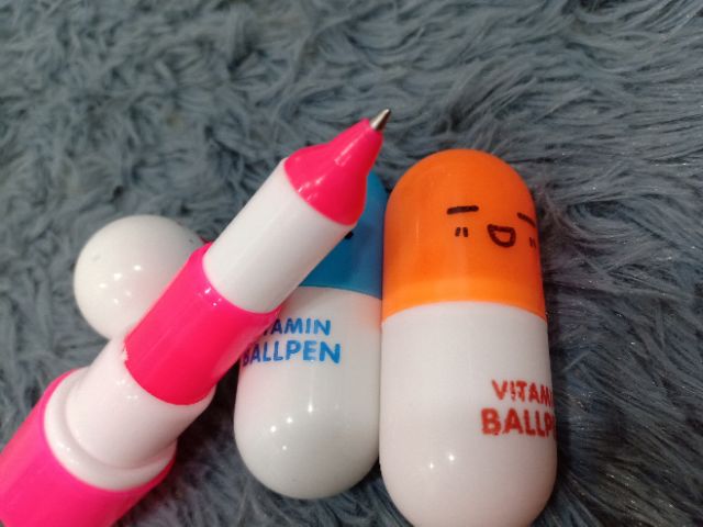 Bút bi Vitamin mực xanh