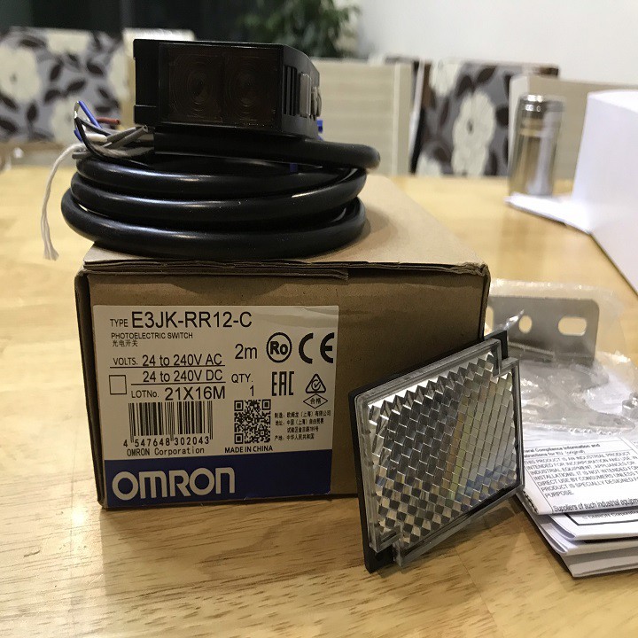 Cảm biến quang E3JK-RR12