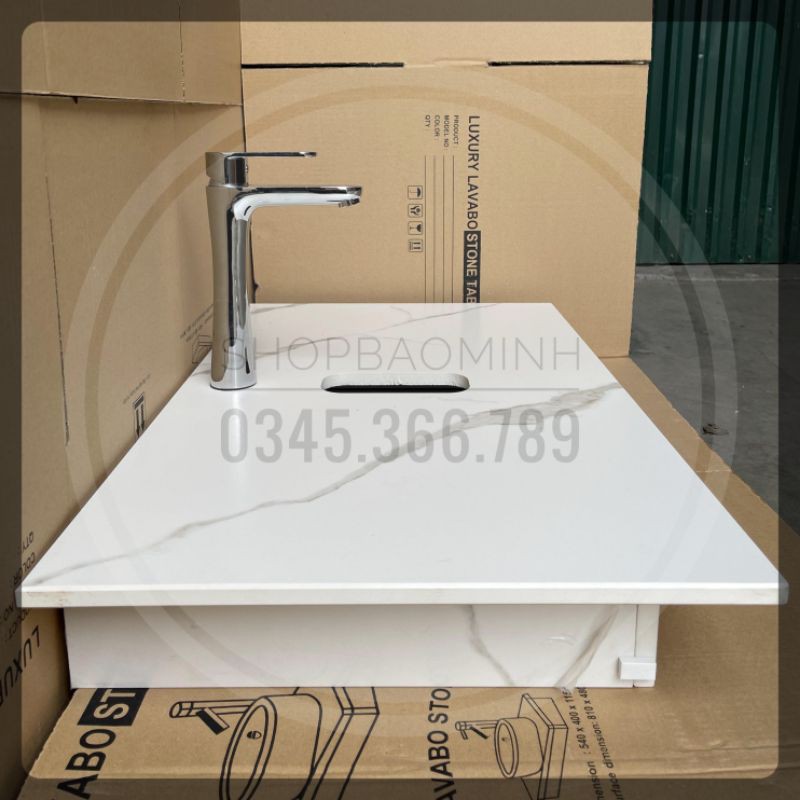 - Bàn đá nhân tạo chống xước, chống thấm và ố màu kèm giá treo cho Lavabo đặt bàn