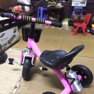 Xe đạp 3 bánh có bình nước