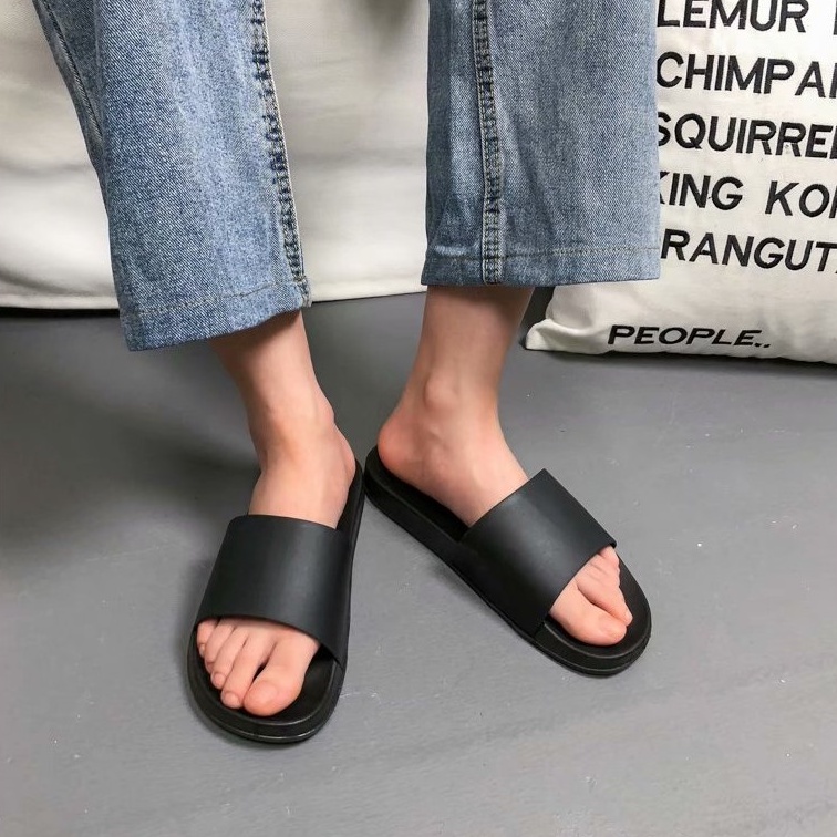 Dép quai ngang mang thoải mái thời trang dành cho các cặp đôi