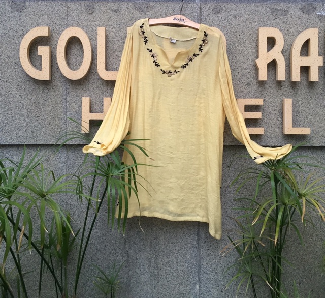 Đầm Midi Thêu Hoa Cổ Và Tay Dáng Suông Tay Dài Vải Xô Cotton Mặc Trong Khu Resort Size 60-90Kg - Lucky Girl shop