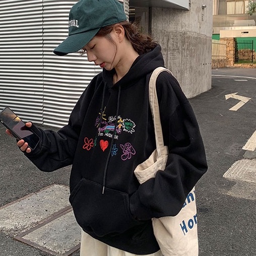 Áo Hoodie Dáng Rộng In Chữ Graffiti Dễ Phối Đồ