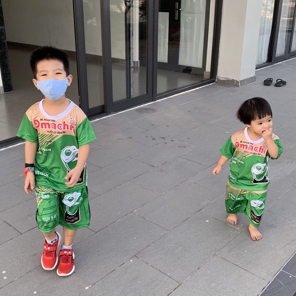 Bộ thun hè mì tôm omachi cả nhà cùng mặc/ bộ đồ bé trai bé gái co dãn size 10kg đến 80kg cực chất