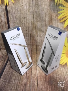 Đen lad hình chiếc thuyền buồm