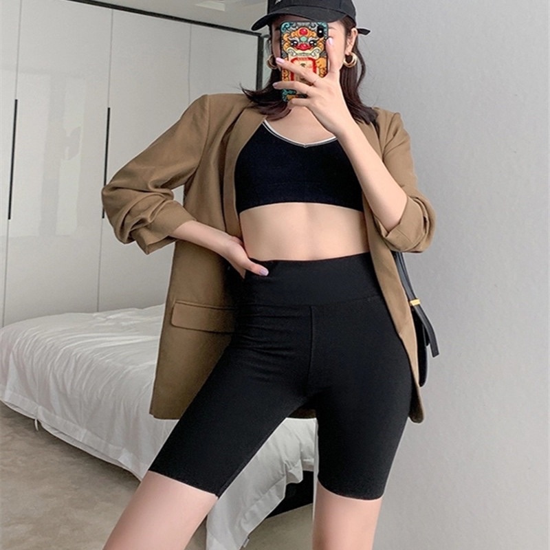 Quần legging 🦋 dáng ngố tới đầu gối chất đẹp loại 1 vải dày dặn không bai màu mix kèm 2 dây áo thun croptop cực xinh