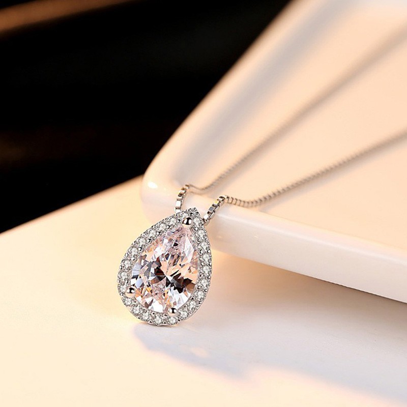 Dây chuyền nữ đẹp với mặt hình giọt nước đính đá sang trọng màu bạch kim