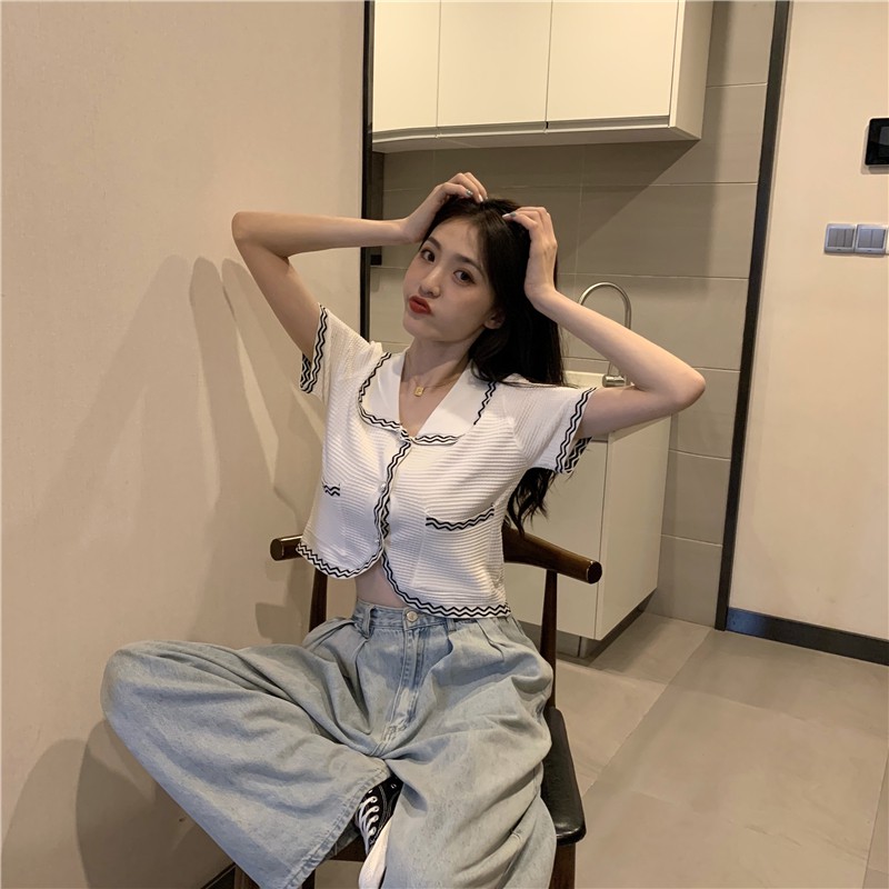 Áo Croptop Tay Ngắn, Có Viền, Áo Thun Cổ Sen Phong Cách Retro Hàn Quốc HH036 | BigBuy360 - bigbuy360.vn