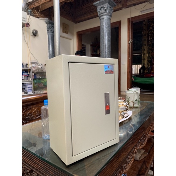 Tủ điện nổi 35x25x15 sơn tĩnh điện