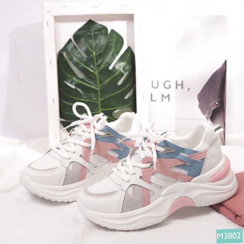 giày live khách đặt