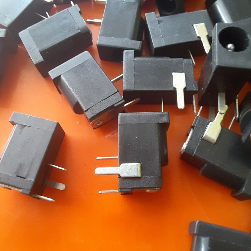 chân nguồn dc 5v loại to 3.5mm