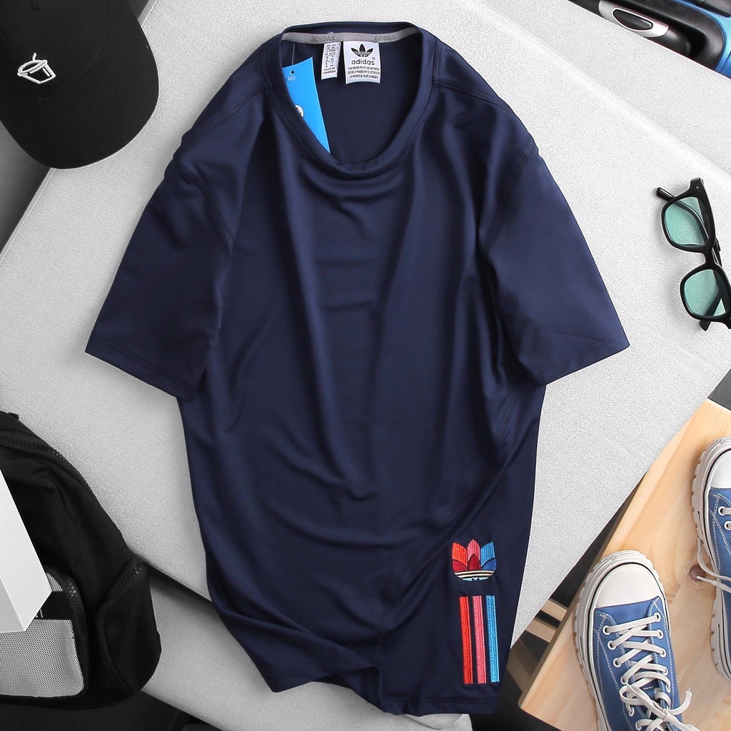 Áo Adidas tay ngắn logo thêu bên dưới
