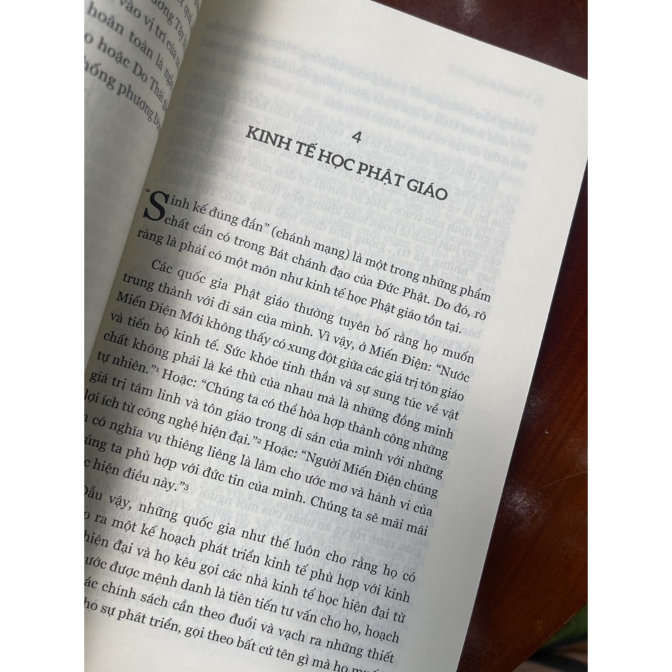 Sách_NHỎ LÀ ĐẸP - E. F. Schumacher – Sen Xanh dịch – Thái Hà books – NXB Công Thương
