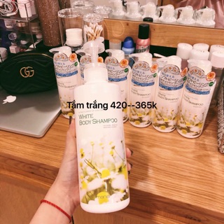 Sữa tắm trắng manis của Nhật