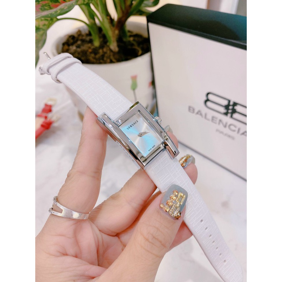 Đồng hồ nữ versace dây da, mặt vuông, bảo hành 24 tháng