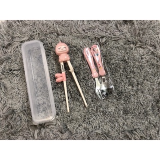 Đũa tập ăn cho bé kèm thìa và dĩa