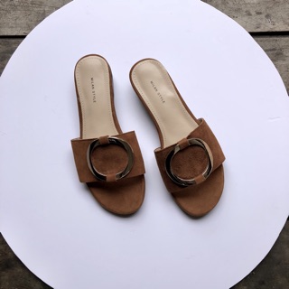 Dép thời trang da lộn khoá tròn cao 2cm