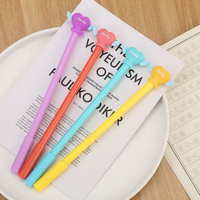 Bút Gel Nước Mực Đen Trái Tim Nhiều Màu H24