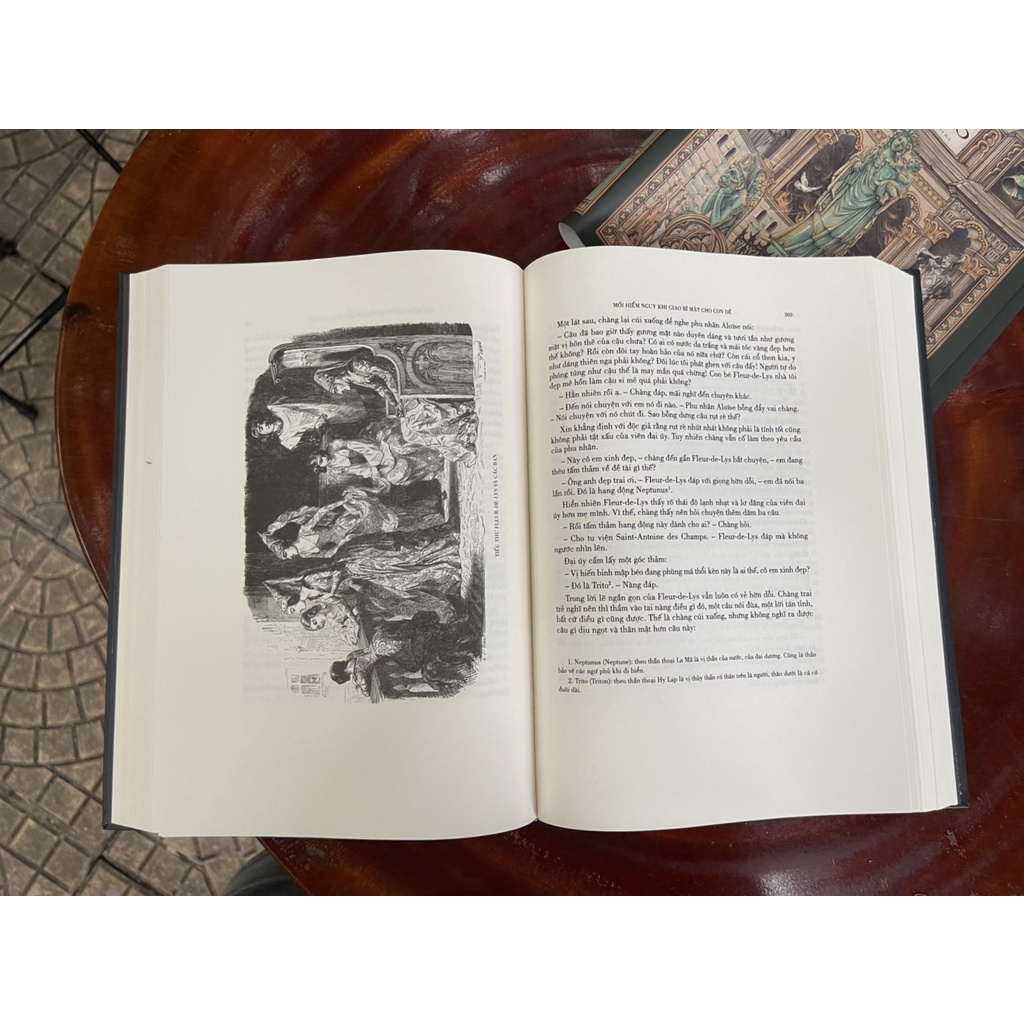 Sách -  Nhà thờ Đức Bà Paris – Victor Hugo – Đông A – Bìa cứng có áo