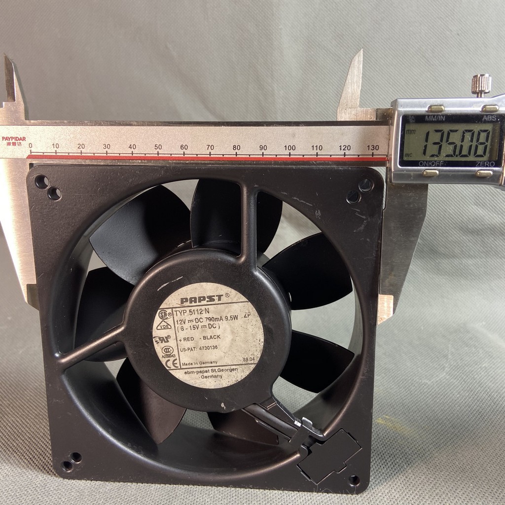 QUẠT 13.5 cm EMBPAPST 12V 0.79A 9.5W . KHUNG VÀ CÁNH kim loại. GIÓ ÊM VÀ TỐT. 5112N