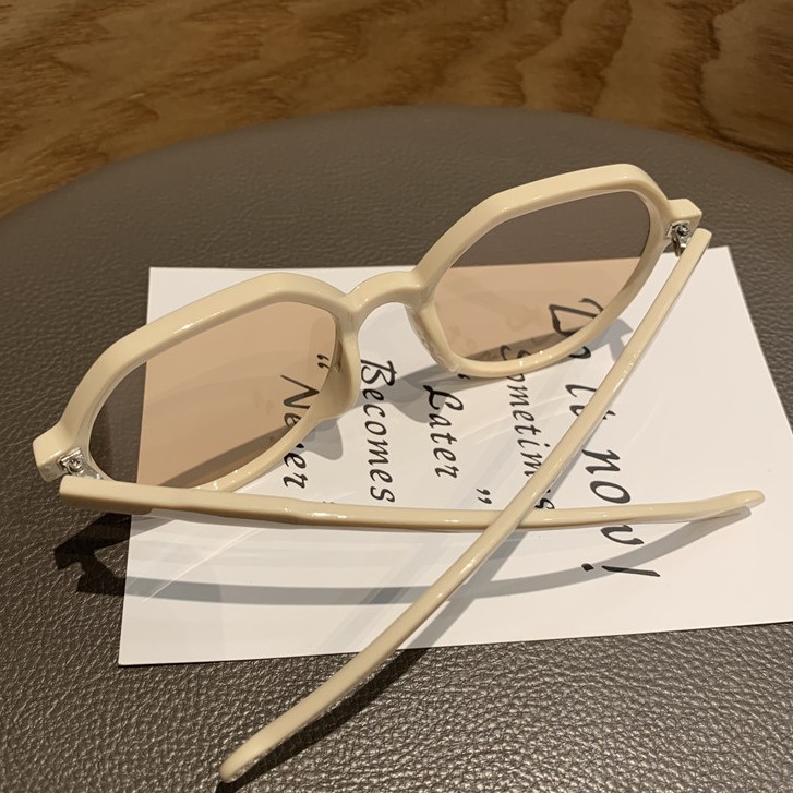 Kính Mát Thời Trang Gọng Lớn Phong Cách Retro Cho Nữ