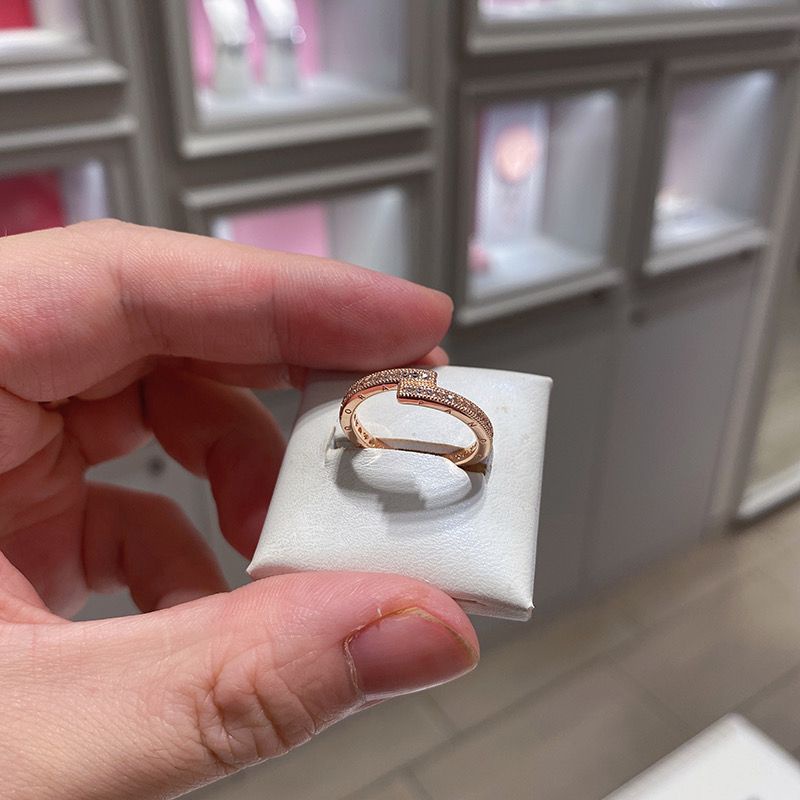 Nhẫn Đính Hôn Mạ Vàng Hồng 18K Pandora Mạ Bạc 925 Đính Kim Cương Sang Trọng