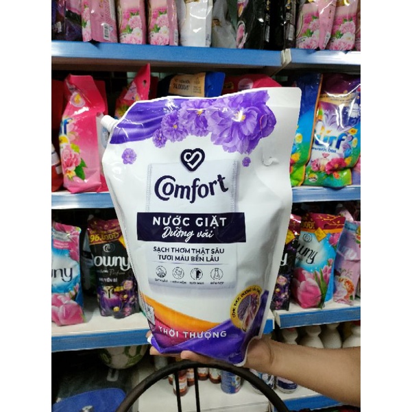 Nước giặt dưỡng vải Comfort thời thượng 3,6kg.