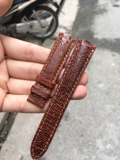 Dây đồng hồ vẩy chân da đà điểu.