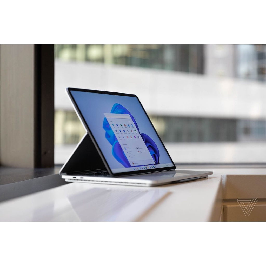 Microsoft Surface Laptop Studio – I5/ 16GB/ 256GB