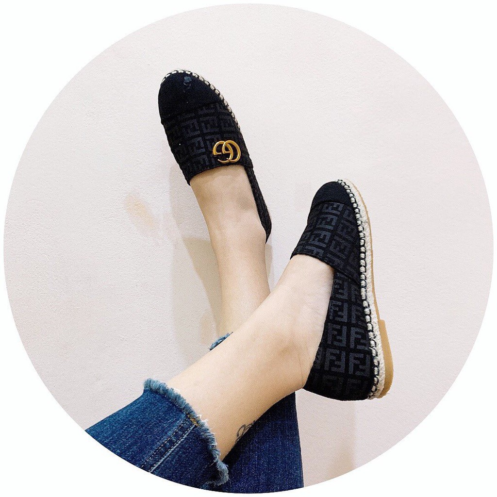 Giày slip on viền cói vân họa tiết khuy GG mạ đồng | BigBuy360 - bigbuy360.vn