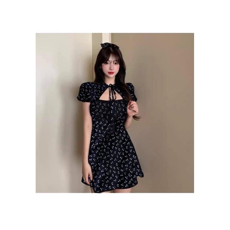 Đầm Hoa Nhí Trắng Khoét Ngực Cột Nơ
