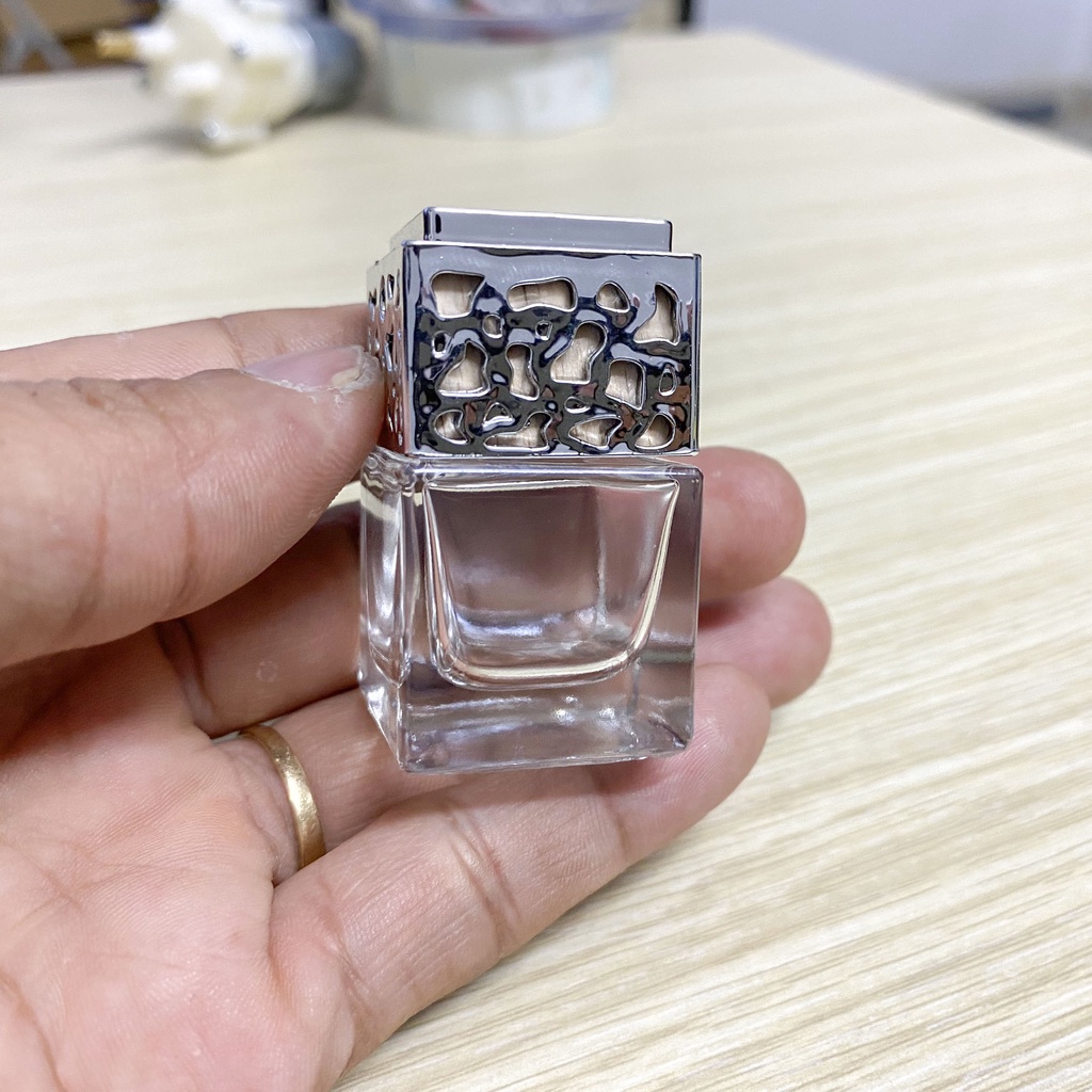 Chai đựng tinh dầu kẹp ô tô, kẹp vào quạt điều hòa ô tô, quạt máy dung tích 6ml