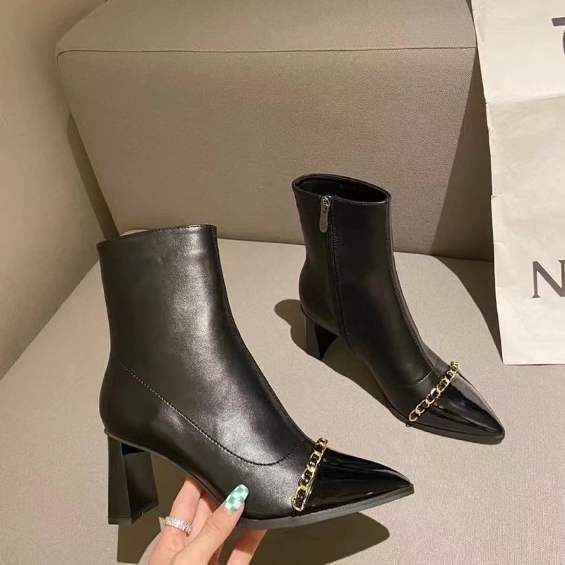 boots nữ bốt cổ cao gót vuông dẹt mũi nhọn đen da bóng xích thời trang Hàn quốc (fullbox)
