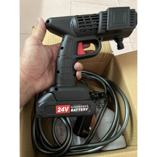 Máy Rửa Xe Sử Dụng Pin 24V