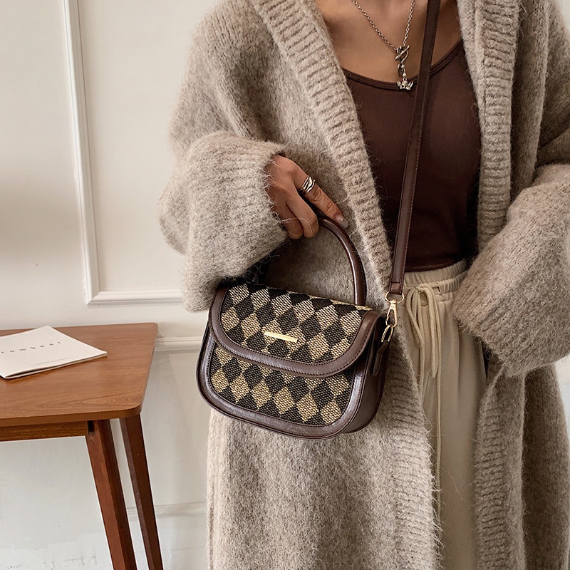 Túi xách nữ, túi đeo chéo kiểu dáng yên ngựa, họa tiết caro sang trọng Little_Lisa_Store 901