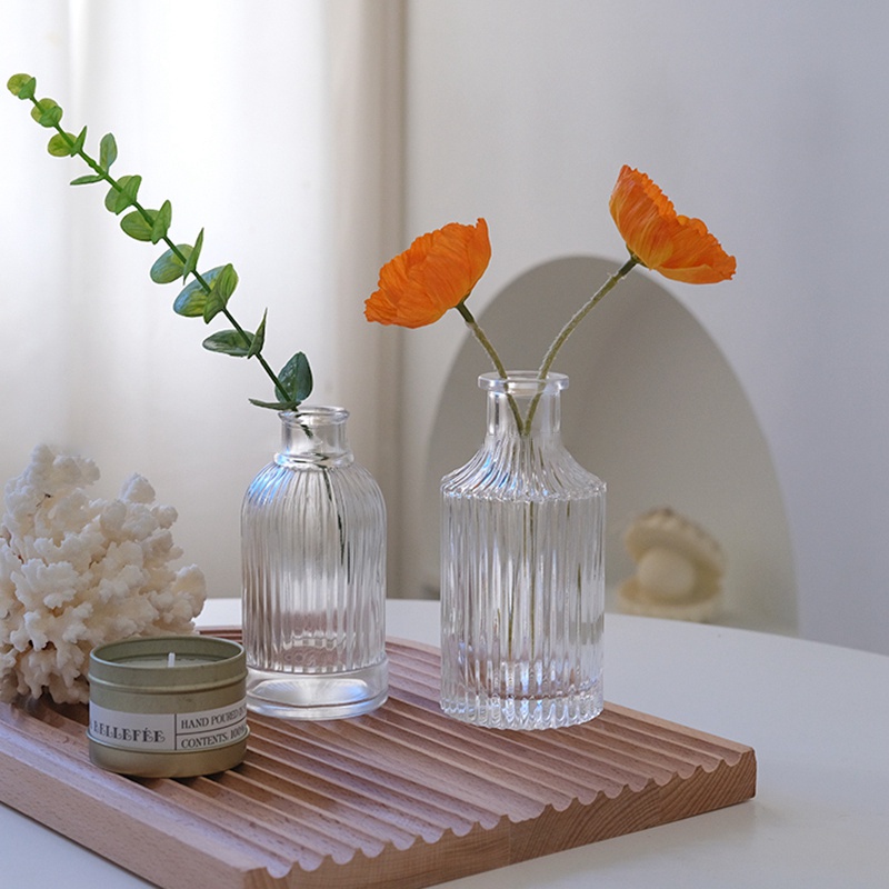 Lọ kính đựng hoa khô chụp ảnh