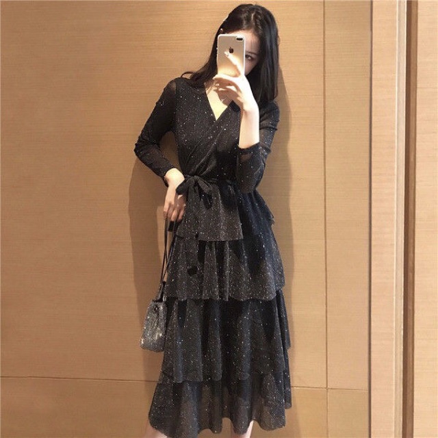 Váy tầng kim tuyến