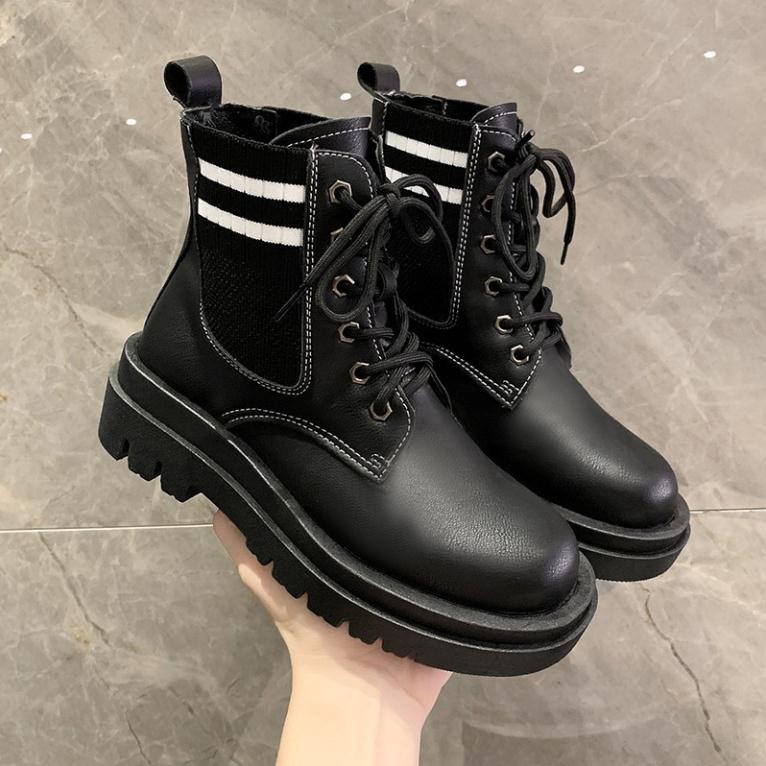 Giày bốt cổ thấp Martin cho nữ, boots cổ thấp có dây màu đen cổ tròn phối len | BigBuy360 - bigbuy360.vn