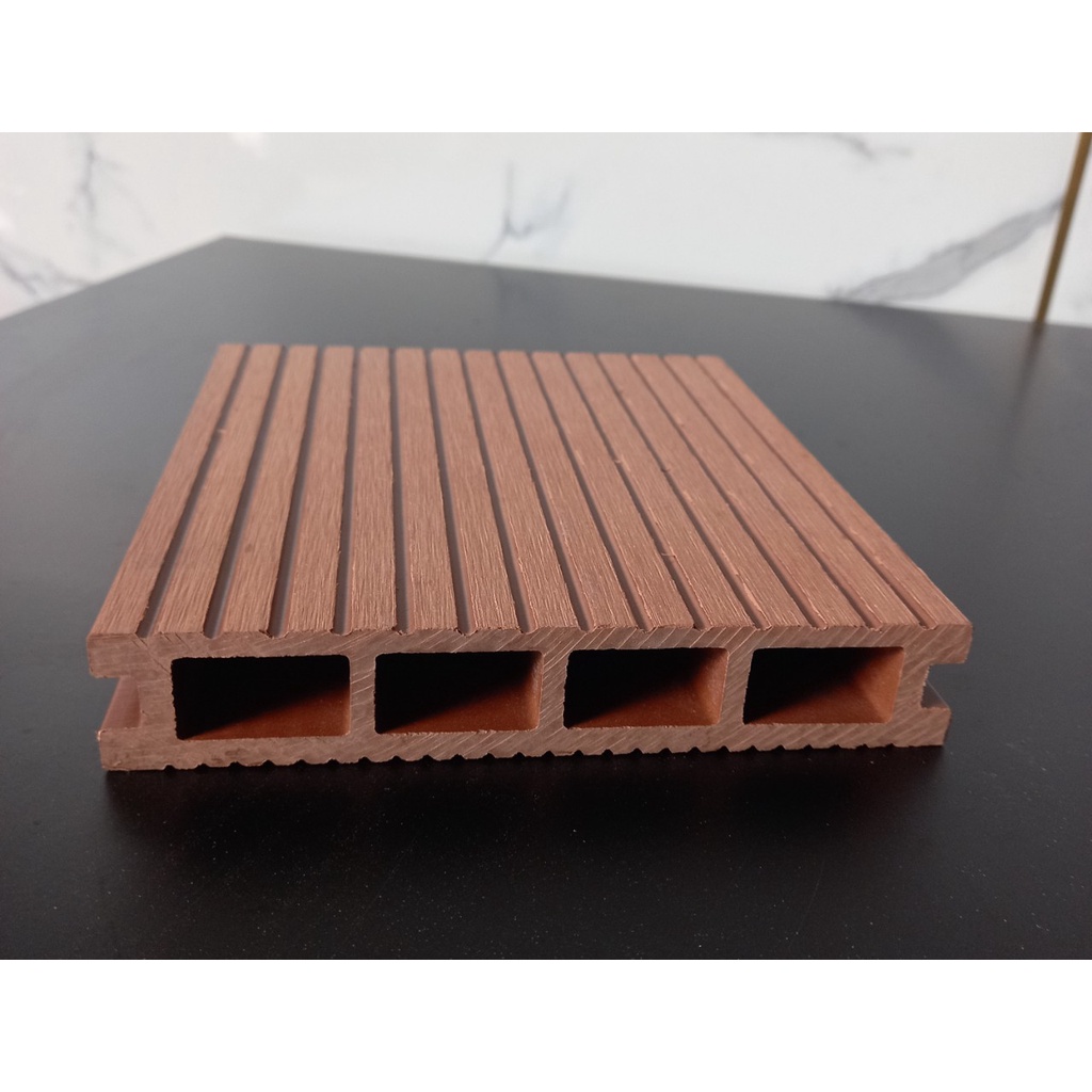 Thanh sàn gỗ nhựa 4 lỗ vuông  hồ bơi, sân vườn, hồ cá, kt 140x25x2200mm, giao trong ngày