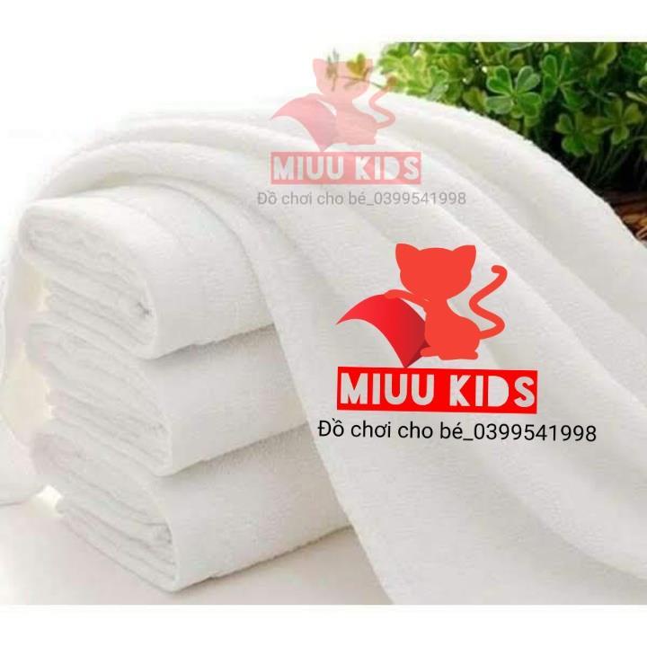 Khăn Tắm Trắng Gấp Hạc Phòng Tân Hôn