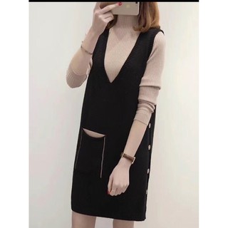 Váy len yếm gilê khuy sườn