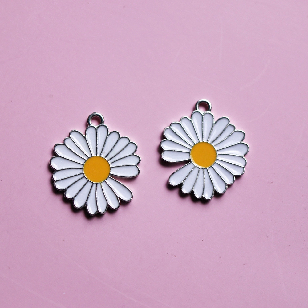 Mặt Dây Chuyền Kim Loại Hình Hoa Cúc Đáng Yêu