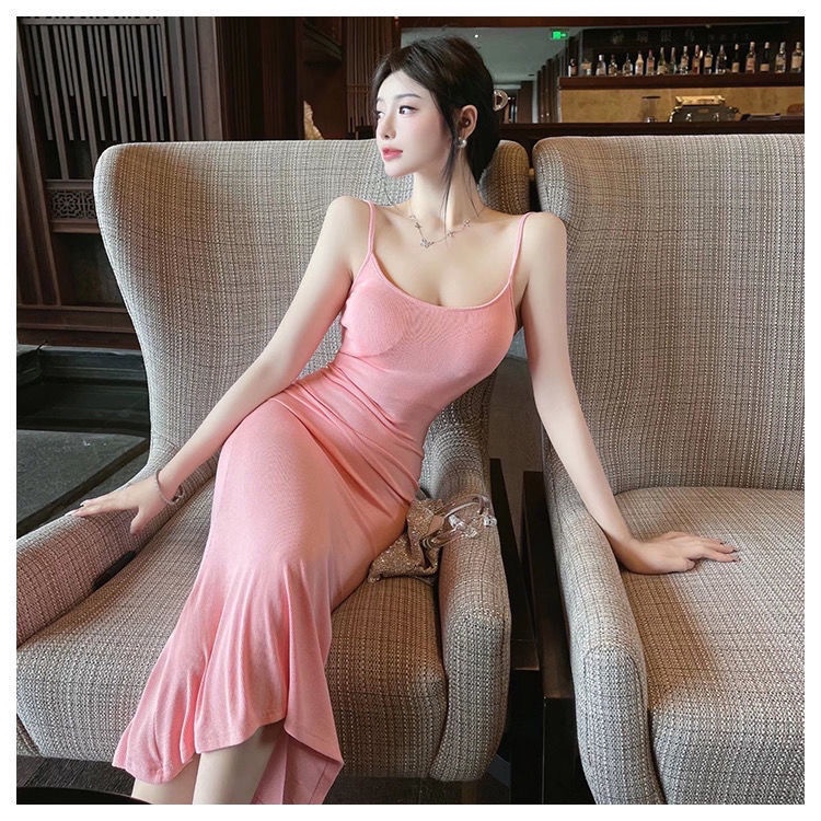 Đầm Hai Dây Dáng Dài Form Ôm Màu Trơn Phong Cách Quyến Rũ