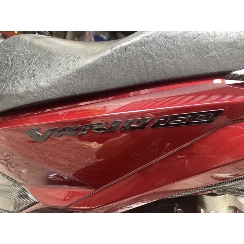 Tem Nổi Vario150 Màu Đen Bóng