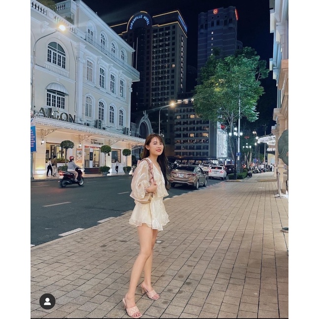 SET ÁO CROPTOP HOA NỔI CỔ V TAY BỒNG + CHÂN VÁY TƠ OGANZA