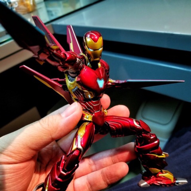 Mô hình nhân vật Advenger siêu anh hùng Iron Man MK50
